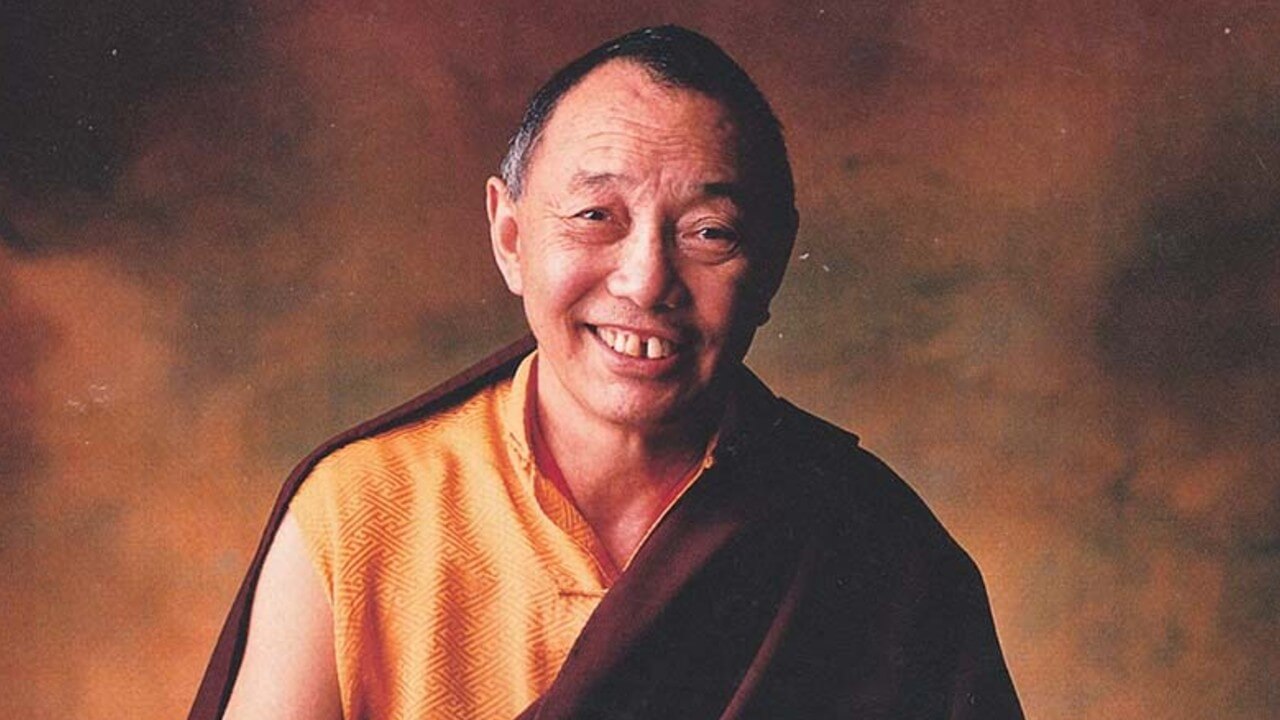Venerável Gyatrul Rinpoche - Fonte: orgyendorjeden.org/venerable-gyatrul-rinpoche
